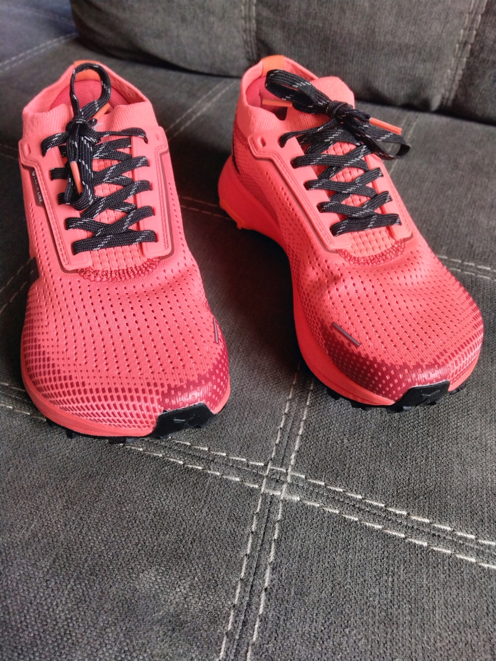 Flux Adapt Trail Runner Solar Red Knit Running Shoes Unisex M5.5 W7 Hiking Gym